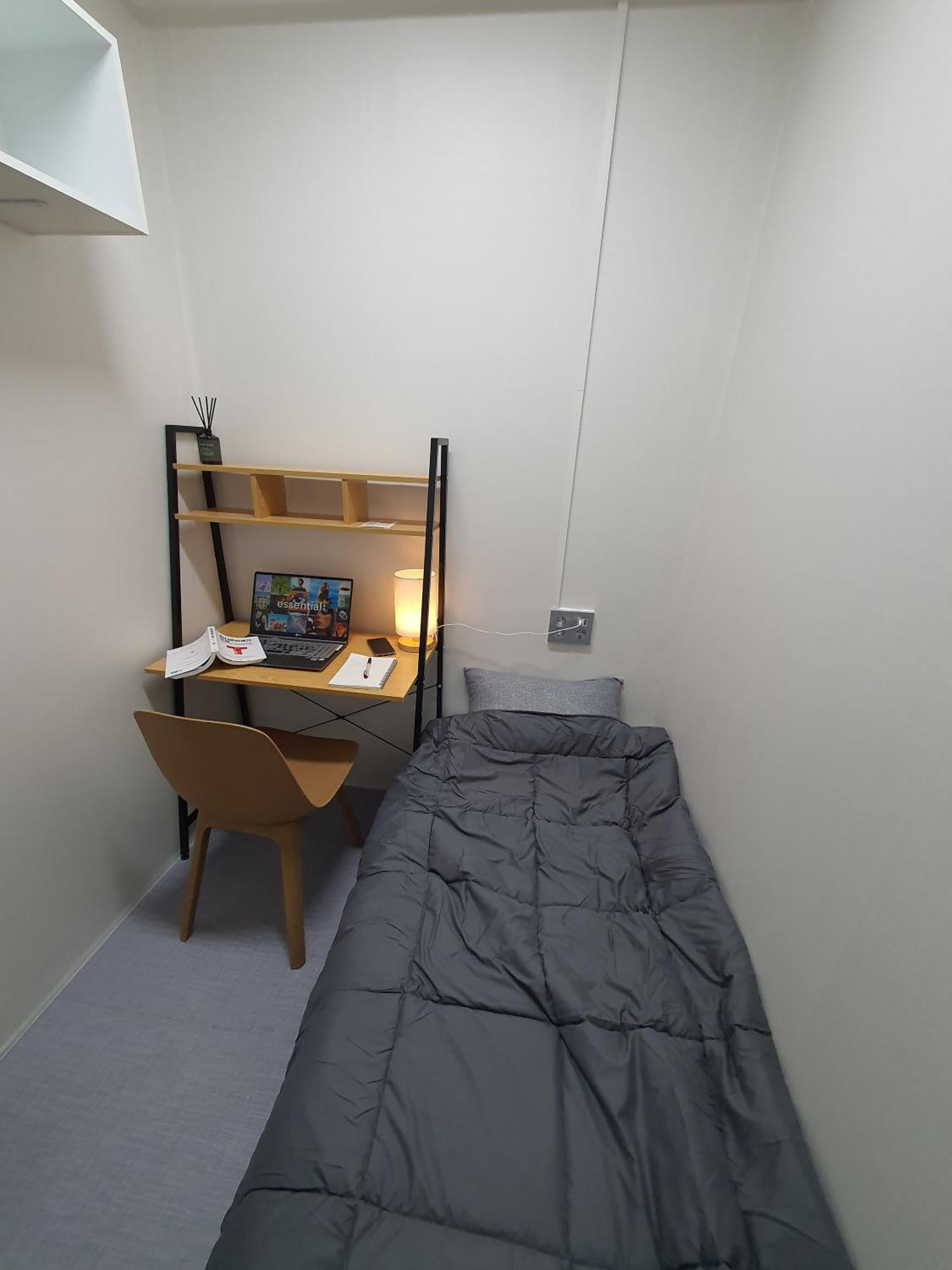 Hostel Sunshine Hongik - Male Only