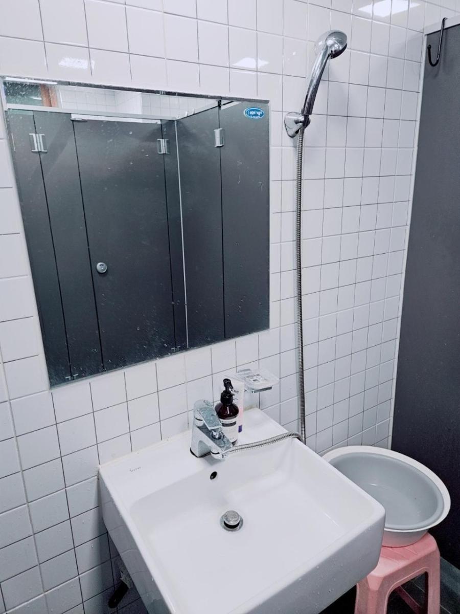 Hostel Sunshine Hongik - Male Only *